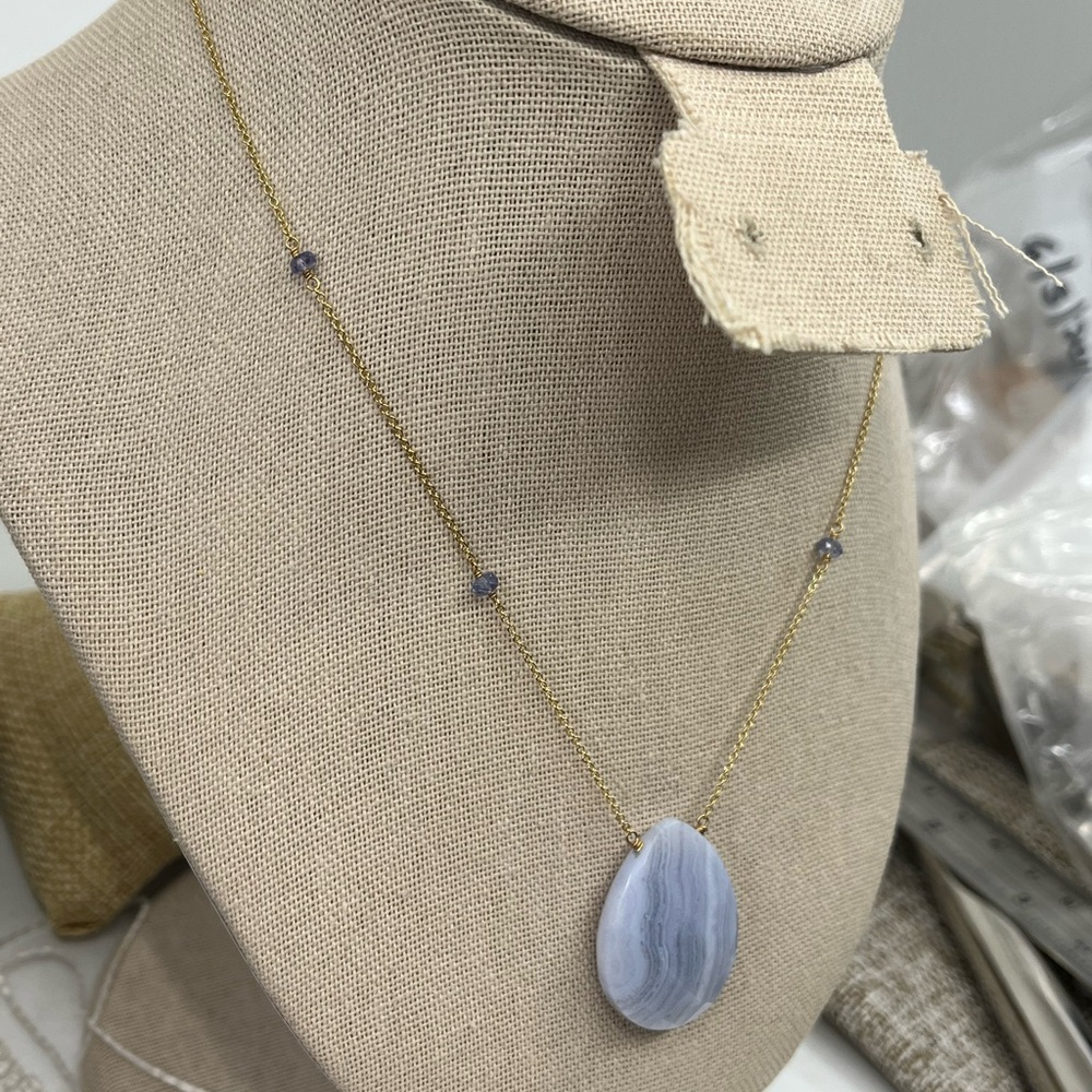 Vintage IBB 14K Gold Blue Lace Agate Pendant Necklace with Amethyst Accents 16" - Picture 11 of 17